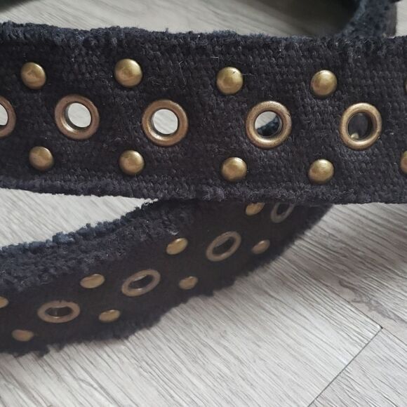 Free People Brass Studded Black Distressed Canvas Grommet Belt - Picture 4 of 7